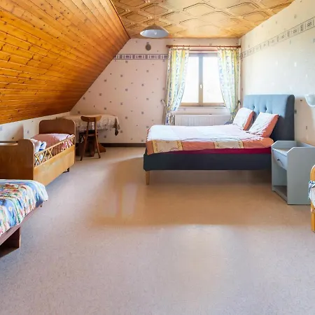 Casa vacanze In With Private Garden Ruederbach